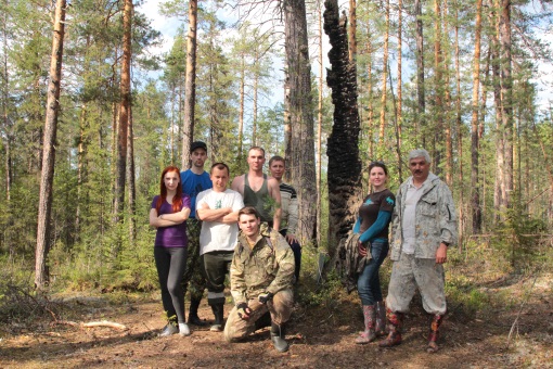 Участники полевого семинара на демонстрационном маршруте Модельного леса.