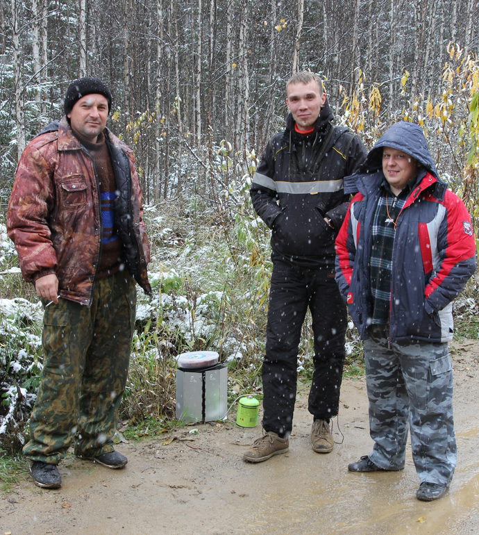Participants of the salmon nests monitoring expedition: Andrei Druzhkov, Nikolai Shuktomov, Vladimir Lipin. October 2013