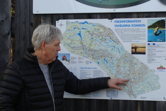 The Head of the Vilhelmina Model Forest Leif Jougda telling about the area recreational and tourism potential on a field excursion