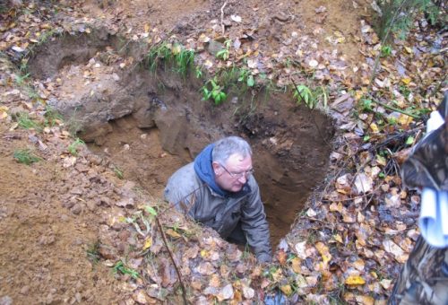 V.S. Stolbovoy, Dr.Sc. (Geography), from Moscow is evaluating the changes of the soil profile on the former skidding road after 30 years since logging